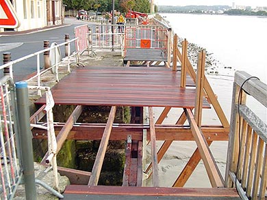 Passerelle en bois à Quillebeuf-sur-Seine